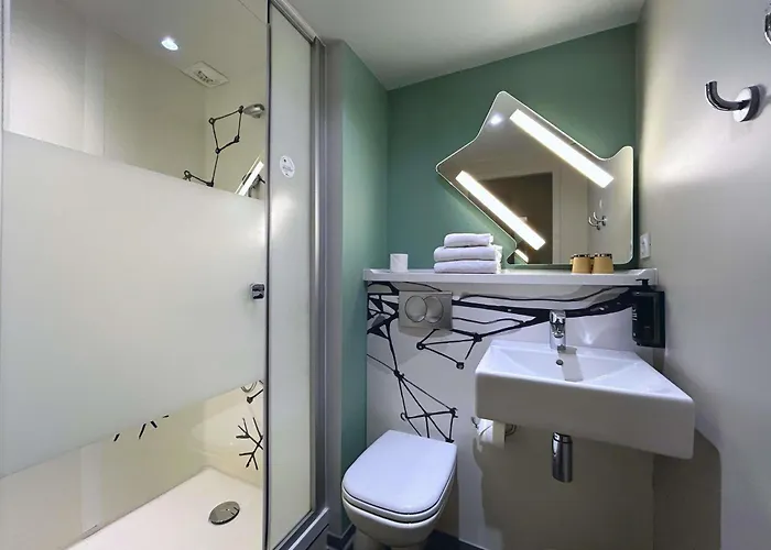 酒店 博恩宜必思快捷酒店 博讷